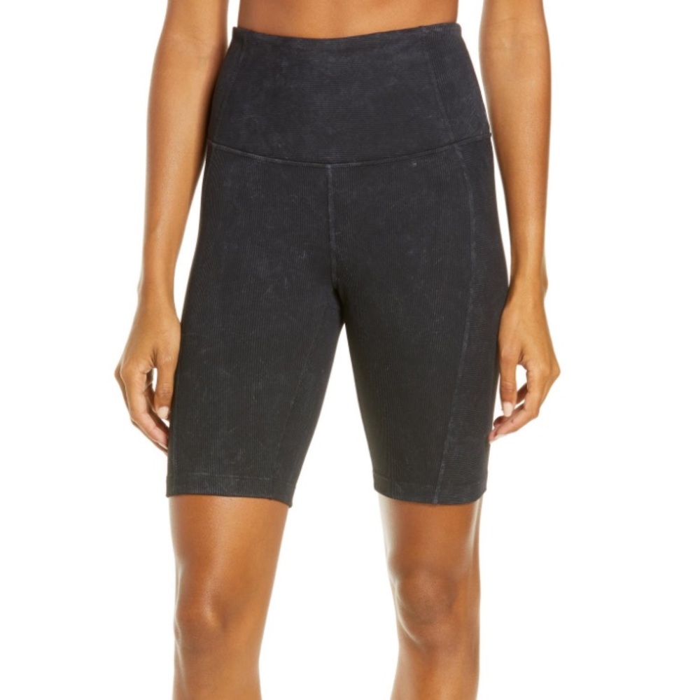 Zella Gray Snow Wash Rib Bike Shorts!